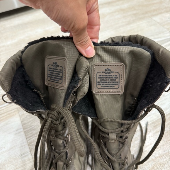 Coach fleece lined Winter Boots - Picture 4 of 9